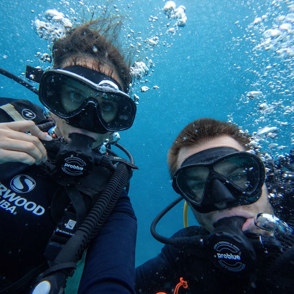 Kenza et Pierre en plongée